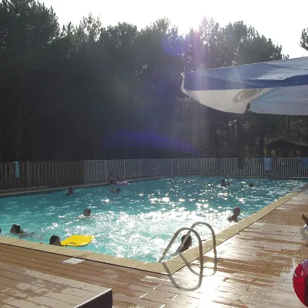 Camping De Maubuisson *