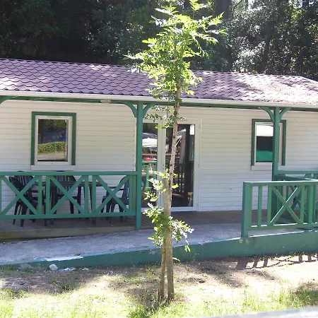 Camping De Maubuisson キャンプ場 *