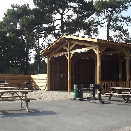 Camping De Maubuisson キャンプ場 *