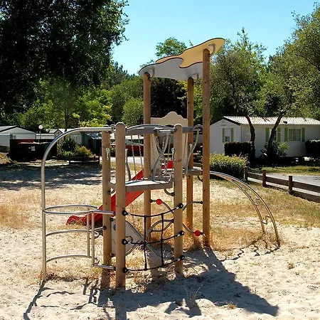 Camping De Maubuisson キャンプ場 *