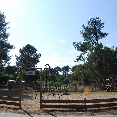 Camping De Maubuisson キャンプ場