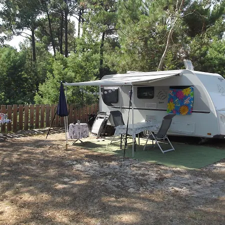 キャンプ場 Camping De Maubuisson カルカン